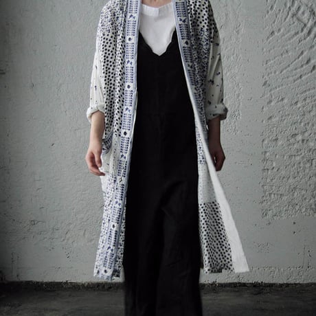 TOWAVASE ceramic blue robe
