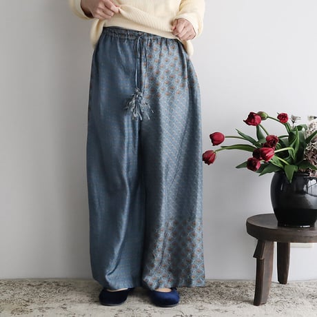 TOWAVASE sarasa silk pants (blue)