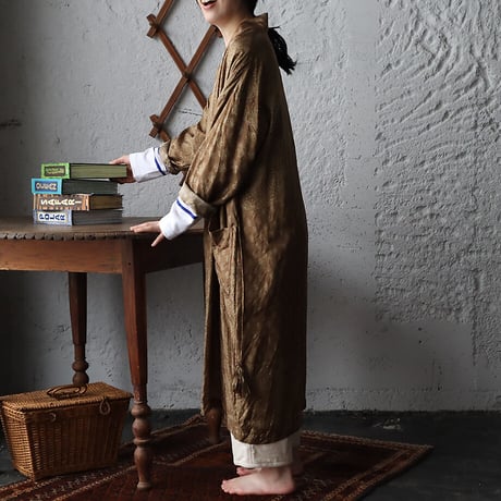TOWAVASE sarasa silk robe (camel)