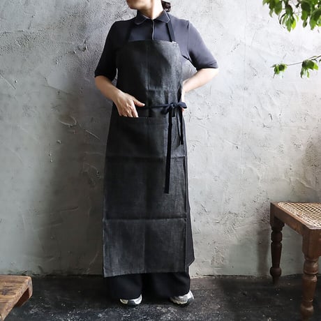 R&D.M.Co-  linen denim apron (flax/black)
