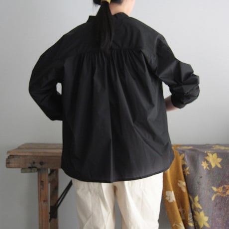 Honnete nylon blouse (black)