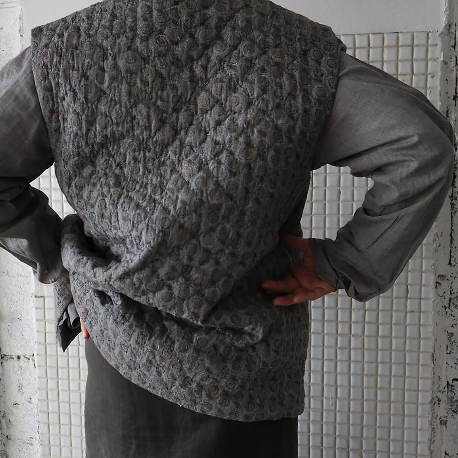 TOWAVASE cotton quilt vest (gray x goldprint) |