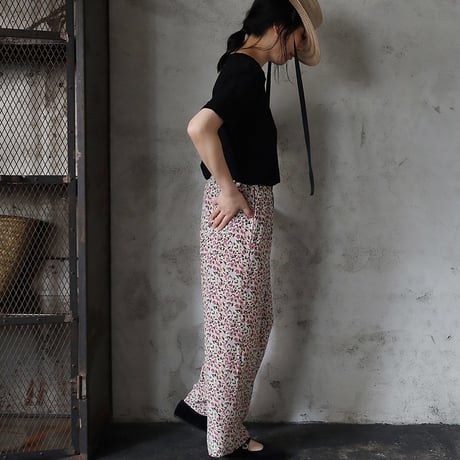 Le pivot flower print  rough pants (pink mix)