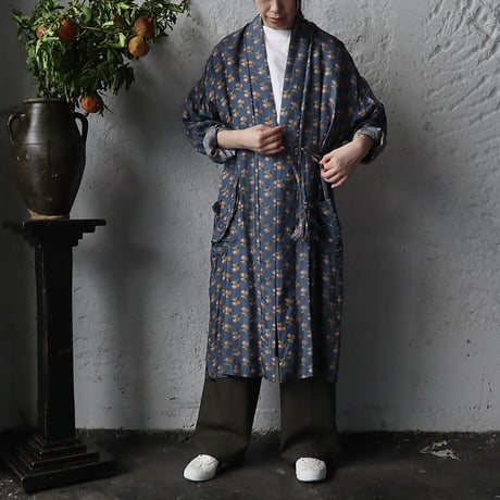TOWAVASE sarasa silk robe Louis (navy)