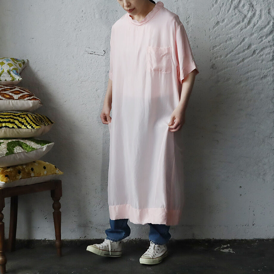 新品　レア　towavase シルクTシャツ　ピーチ　トワヴァーズ　ピンク 新品 レア towavase シルクTシャツ ピーチ トワヴァーズ ピンク