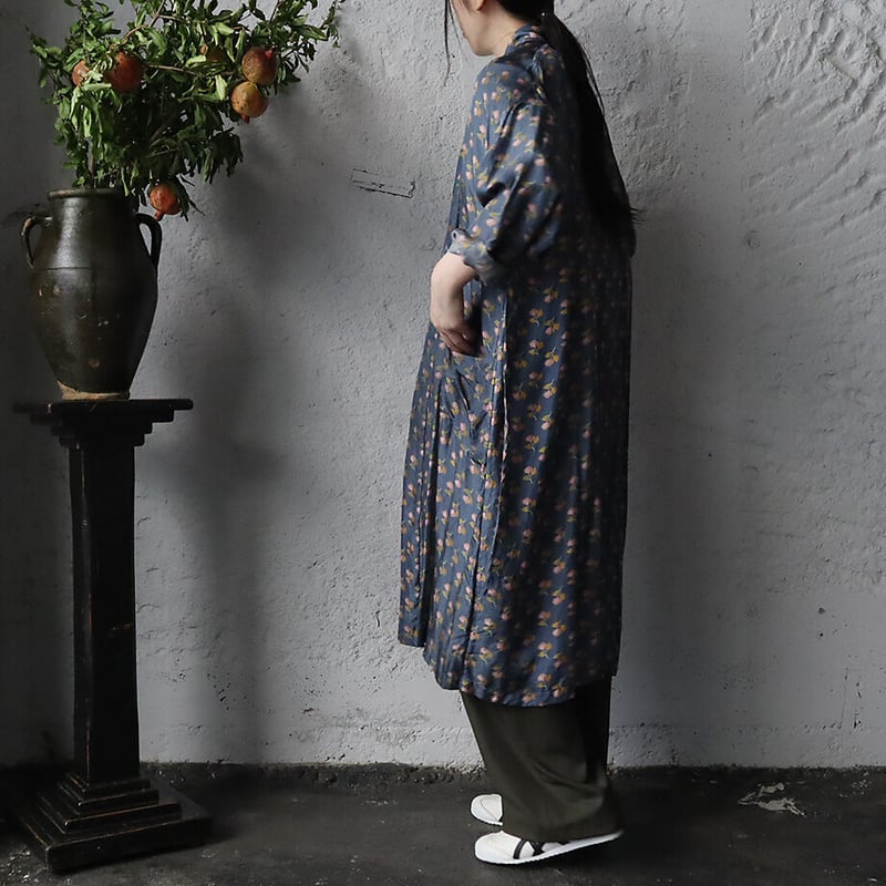 TOWAVASE sarasa silk robe Louis (navy) | nii-B TOWAVASE sarasa silk robe Louis (navy) | nii-B