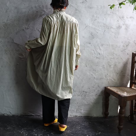R&D.M.Co- GARMENT DYE frill collar long shirt (eucalyptus)