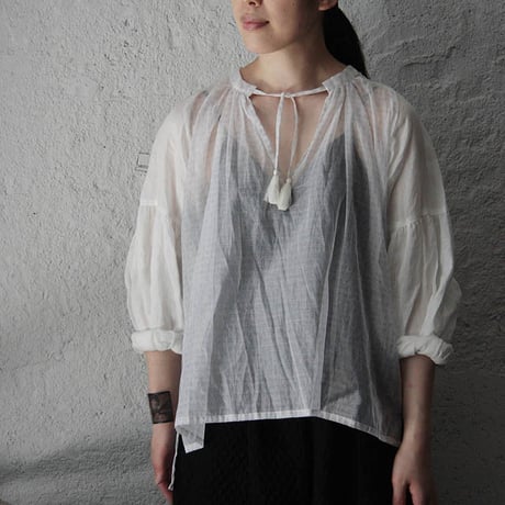 Tabrik bronze print blouse (white)
