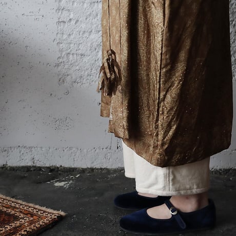 TOWAVASE sarasa silk robe (camel)