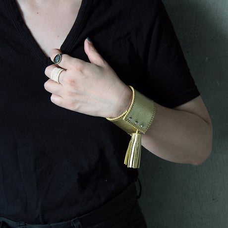 chiihao x nii-B tassel bangle gold