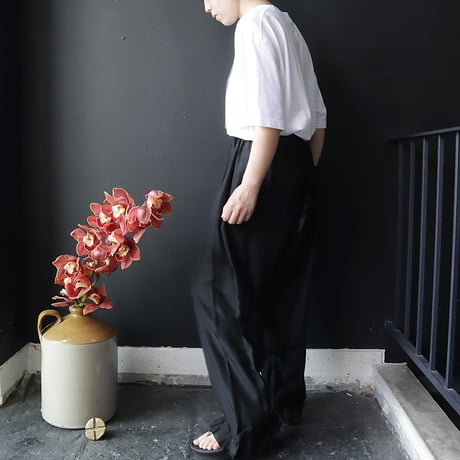 TOWAVASE Volant silk pants (black)