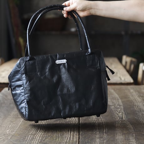 R&D.M.Co- glossary boston bag (black/white)