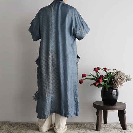 TOWAVASE sarasa silk robe (blue)