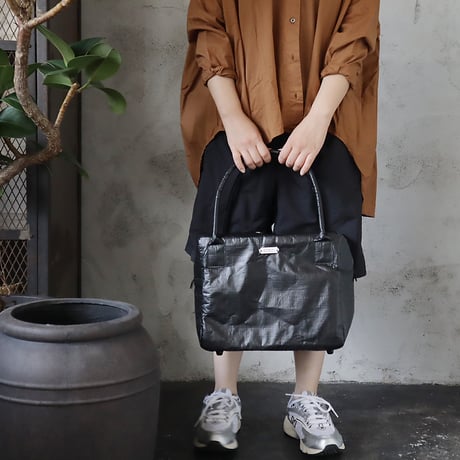 R&D.M.Co- glossary boston bag (black/white)