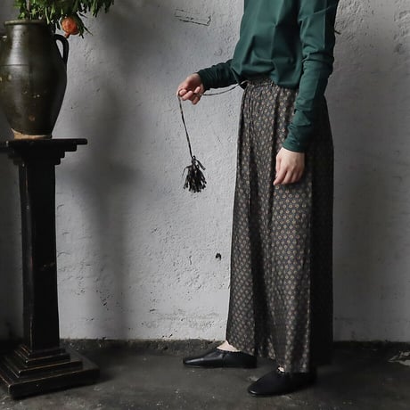 TOWAVASE sarasa silk pants Leo (black)