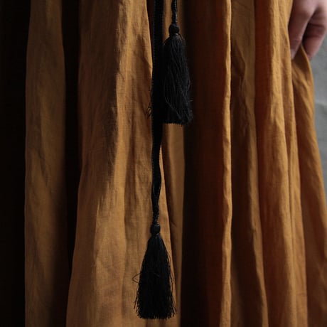 Tabrik no sleeve dress (black x camel)