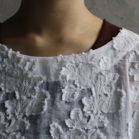.less cut jacquard blouse (white)