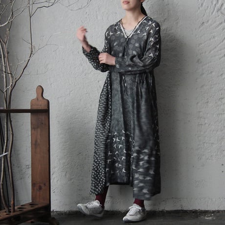 TOWAVASE Sarasa dress (black)