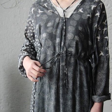 TOWAVASE Sarasa dress (black)