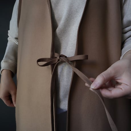 2B wool long gilet (beige)