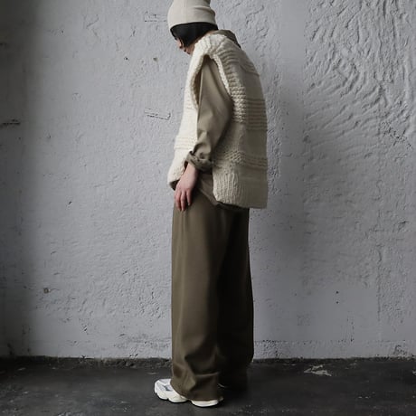 ànuke Uneck handknit vest (ivory)