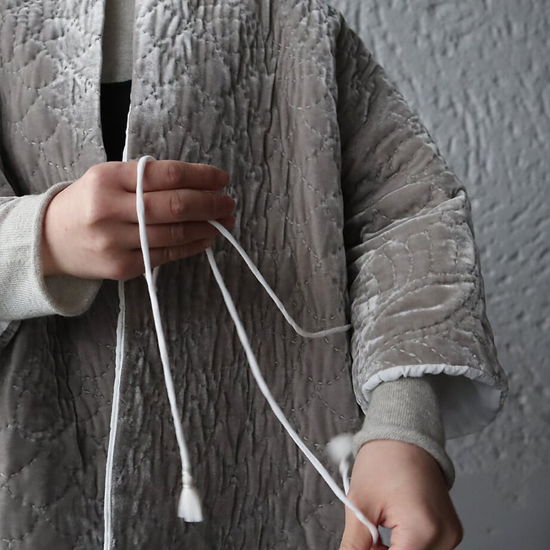 towavaseトワヴァーズキルトボレロ ベルベットグレー希少 towavaseトワヴァーズキルトボレロ ベルベットグレー希少