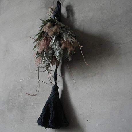 tassel swag  (winter)