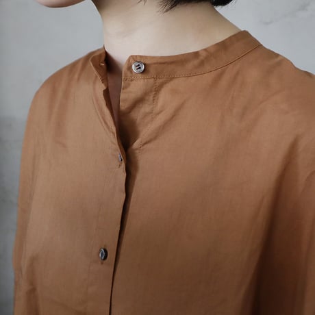 .less back gather blouse (brown)
