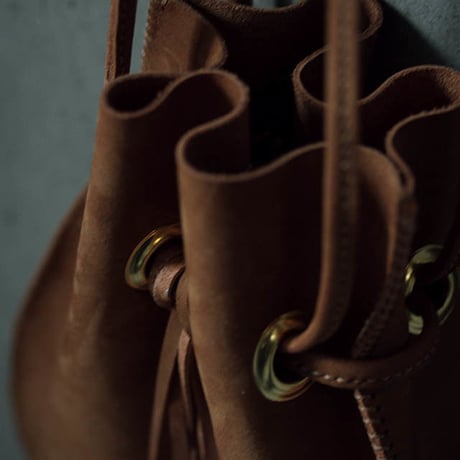 chiihao   round pochette camel