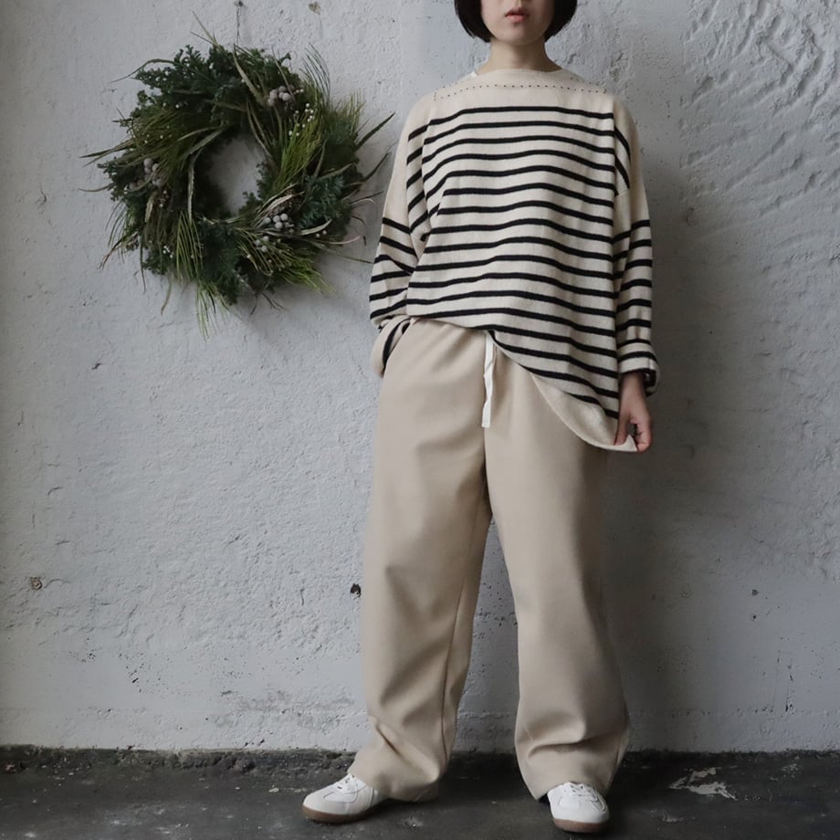 TOWAVASE Basque pullover (ivory x black) | nii-