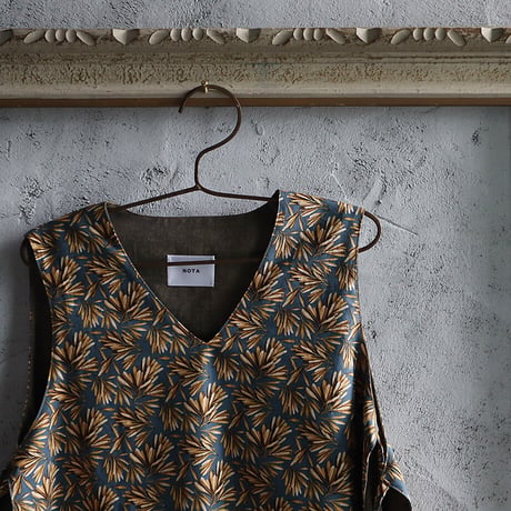 NOTA lace-up gillet (seed print)