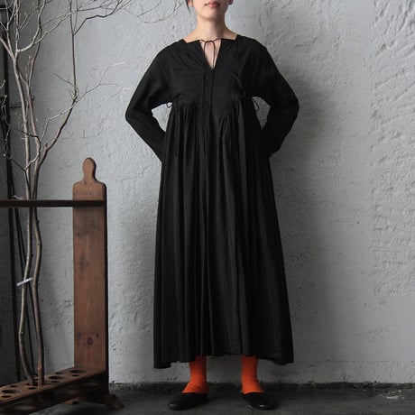 TOWAVASE Artisan dress (black)