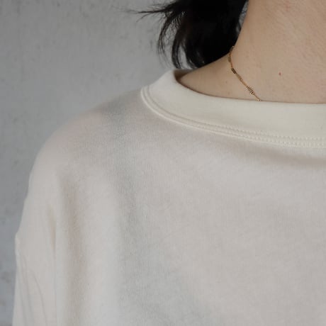Le pivot organic cotton boatneck T (charcoal/ivory)