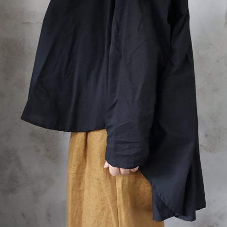 .less back gather blouse (black)