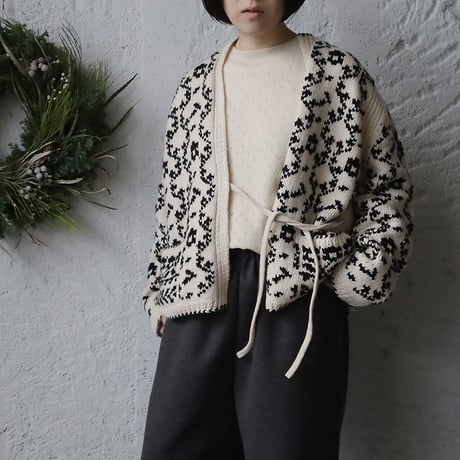 TOWAVASE Panier de fleurs cardigan (black)