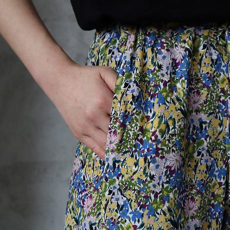 Le pivot flower print  rough pants (blue mix)