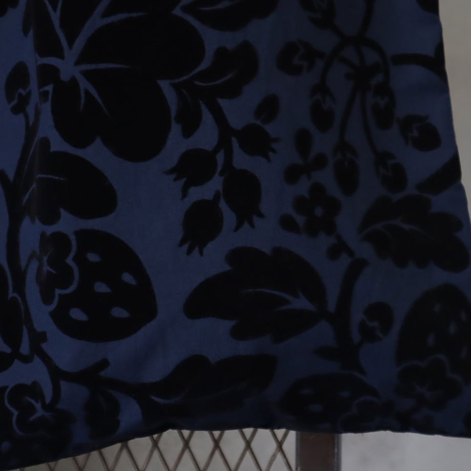 R&D.M.Co- wild berry velvet tote bag (black/nav