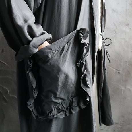 TOWAVASE Volant silk short robe (dark gray)