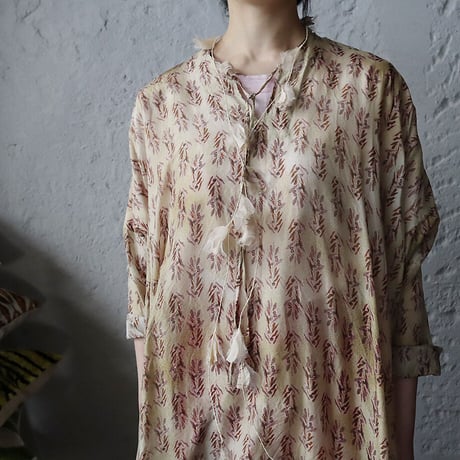TOWAVASE Sarasa dress Charlie (camel)