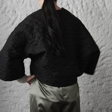 TOWAVASE silk quilt jacket (black)