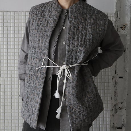 TOWAVASE cotton quilt vest (gray x goldprint)
