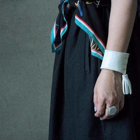 chiihao x nii-B tassel bangle ivory