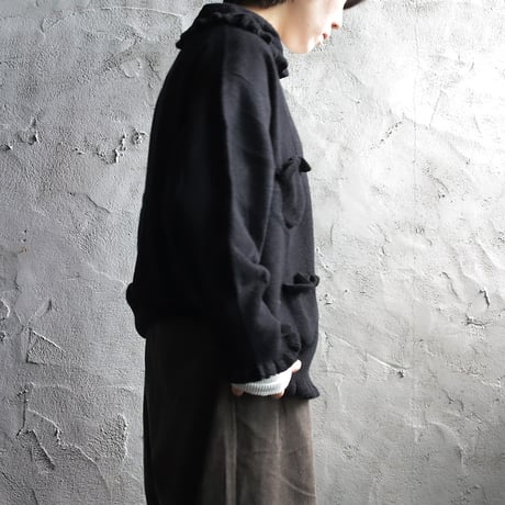 TOWAVASE Volant cardigan (black)