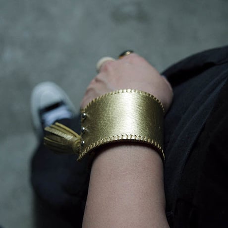 chiihao x nii-B tassel bangle gold