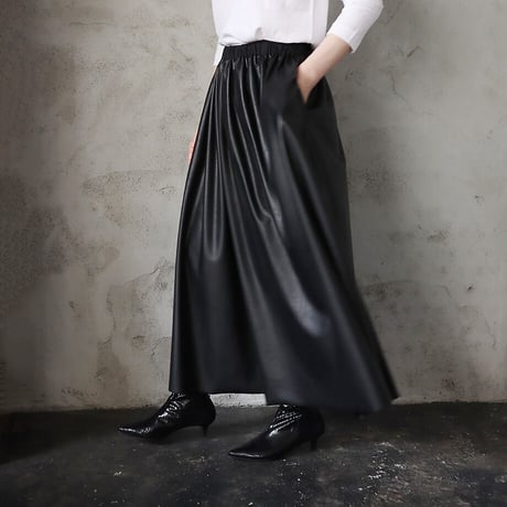 .less synthetic leather long skirt (black)