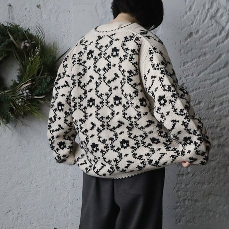 TOWAVASE Panier de fleurs cardigan (black)