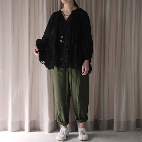 TOWAVASE Camille blouse (black)
