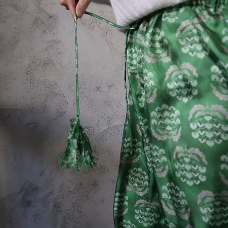 TOWAVASE sarasa silk pants charlotte (mossgreen)