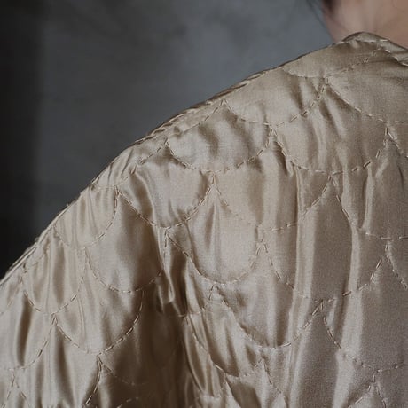 TOWAVASE silk quilt robe (beige)