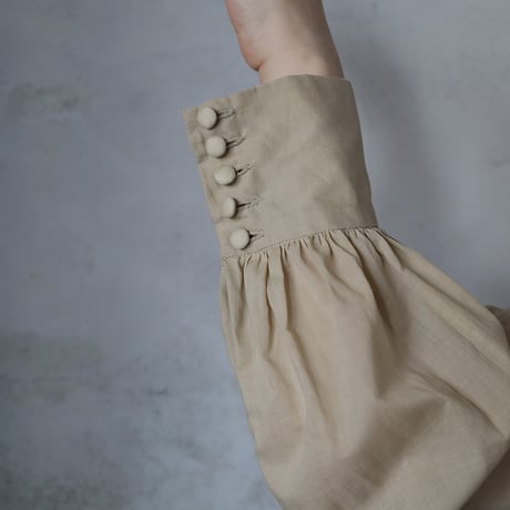 R&D.M.Co- peasant sleeve blouse (beige)